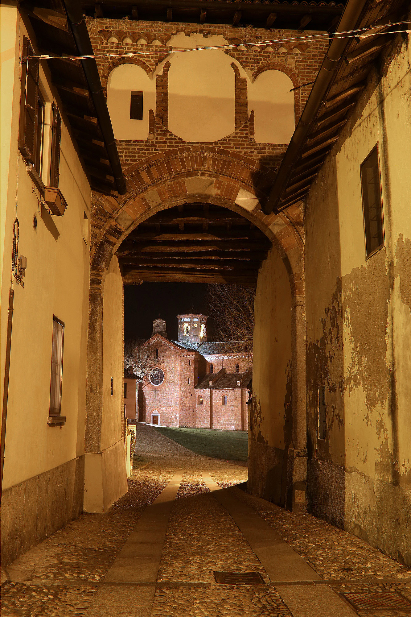 Scorcio abbazia dal paese