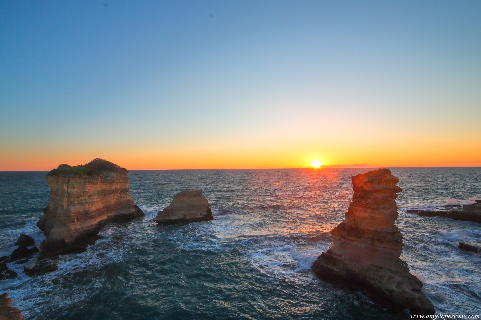 Alba Faraglioni di Sant'Andrea
