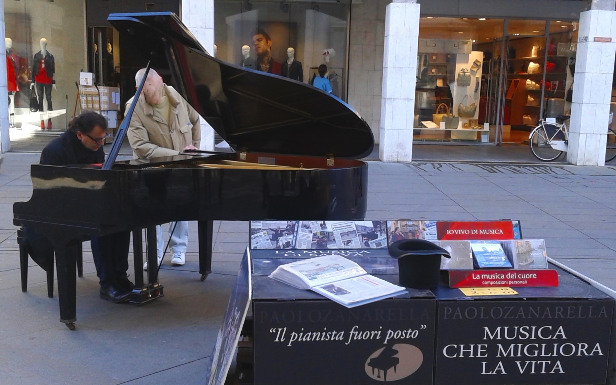 "The pianist out of place"