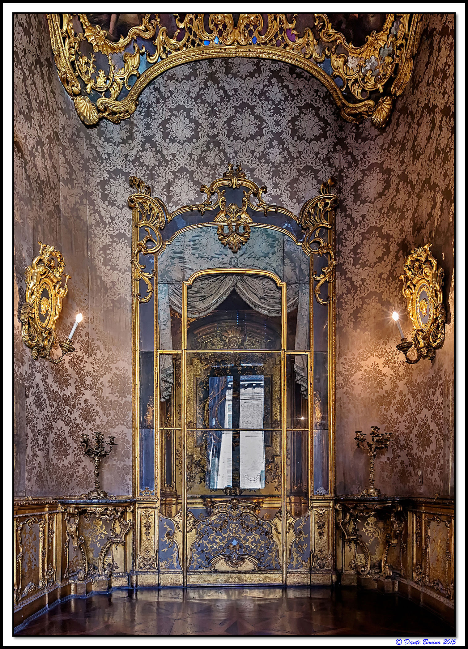 Apartment of the Queen: the Private Chapel