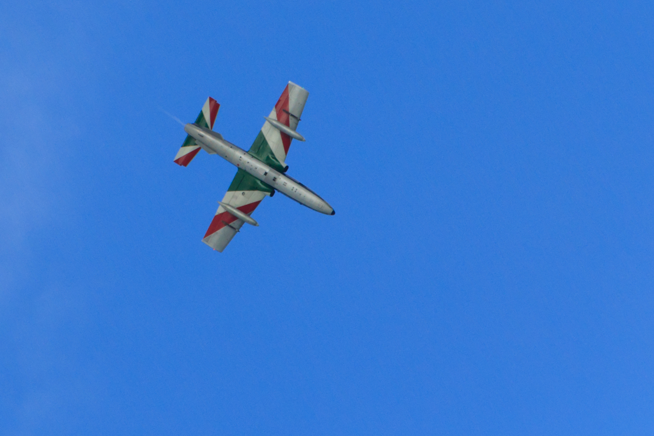 In alto nel celo blu