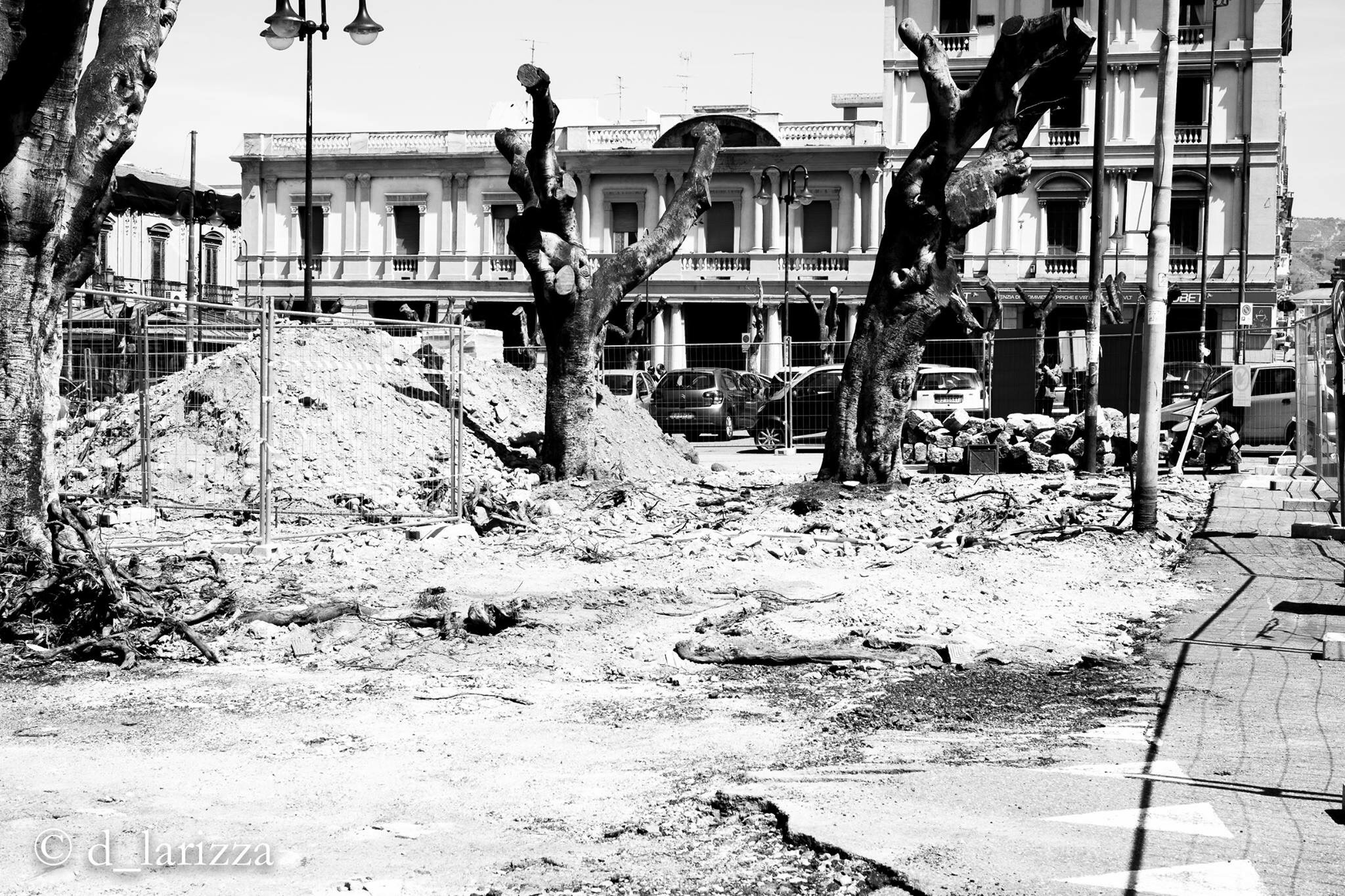 Piazza Duomo Reggio Calabria ..... gutted ..