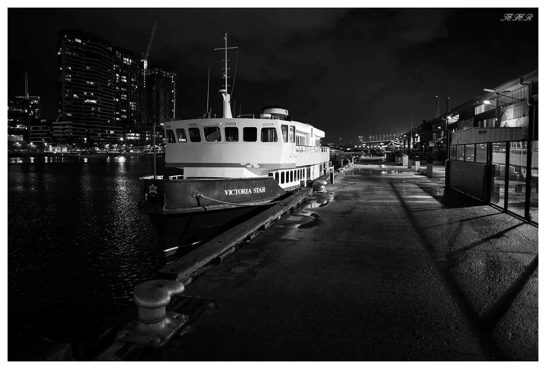 Test shot Sigma 24mm 1.4 Art wide open