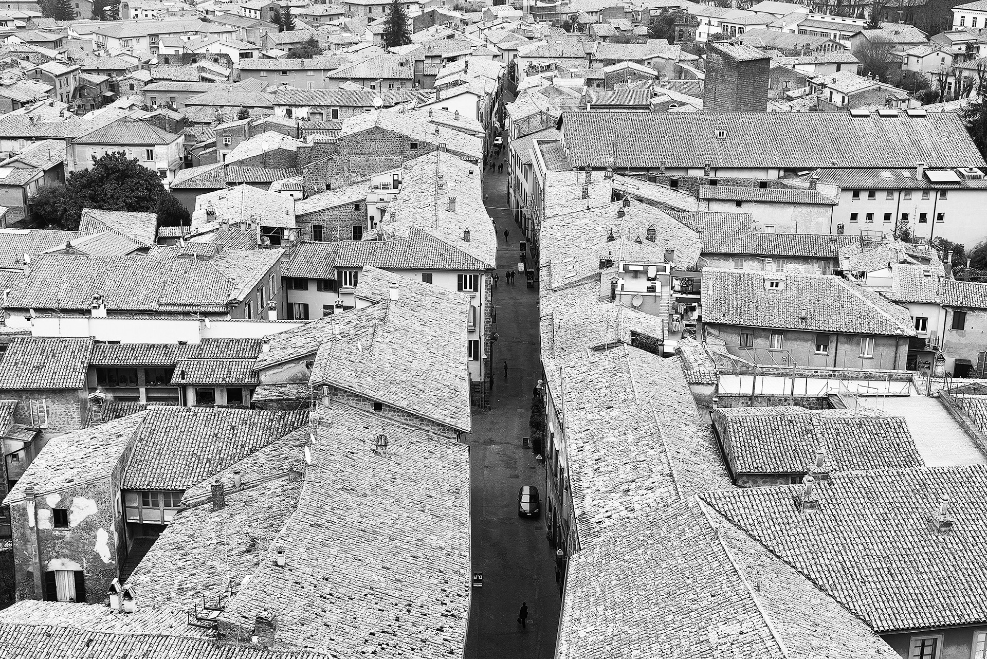 Spaccatura nel paese