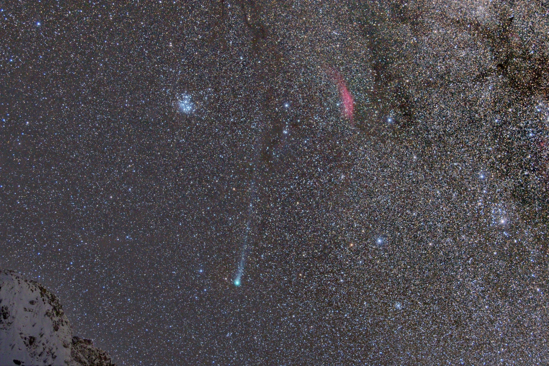 Comet C / 2014 Q2 Lovejoy sets behind the Alps