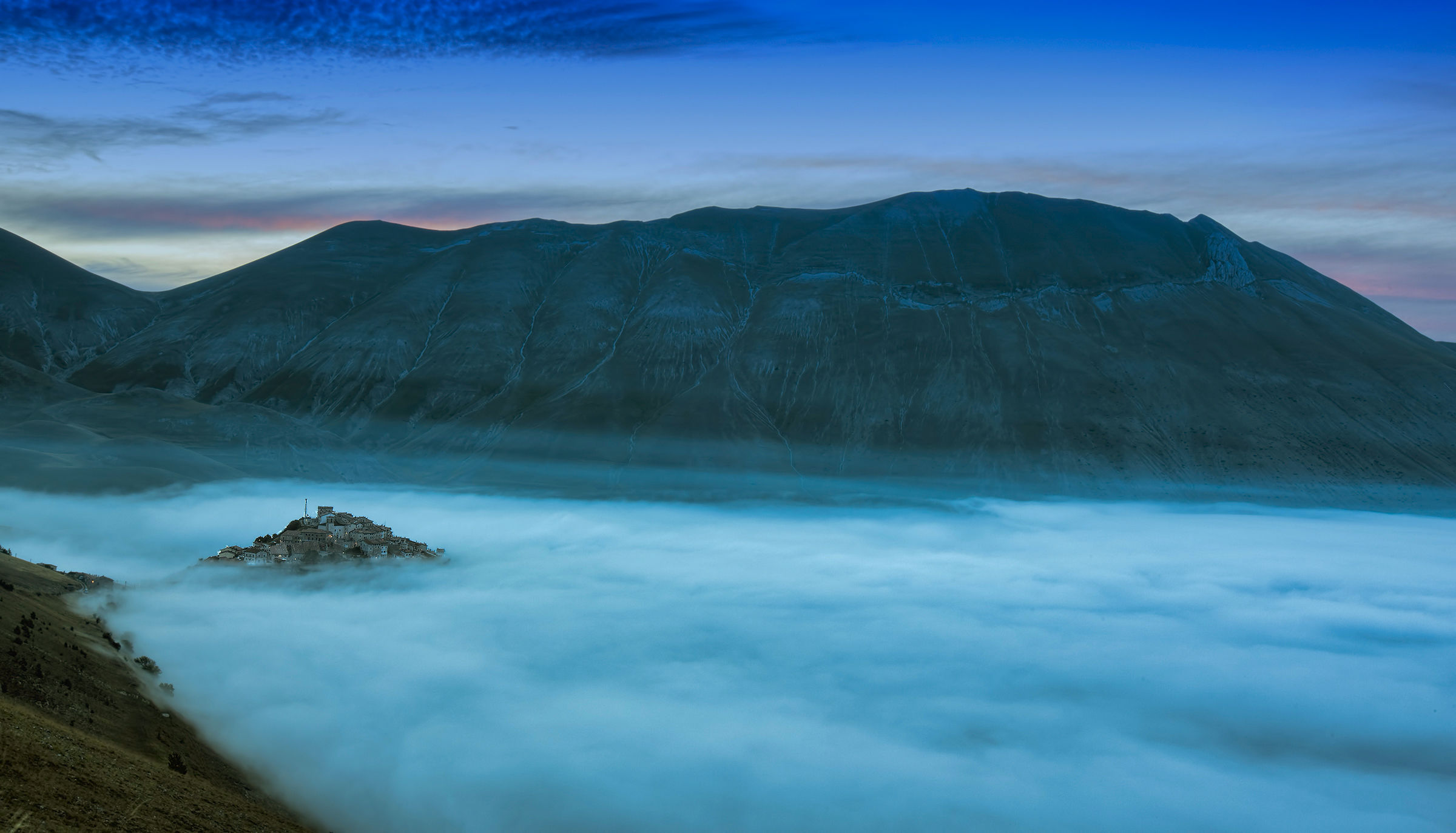 castelluccio all'alba