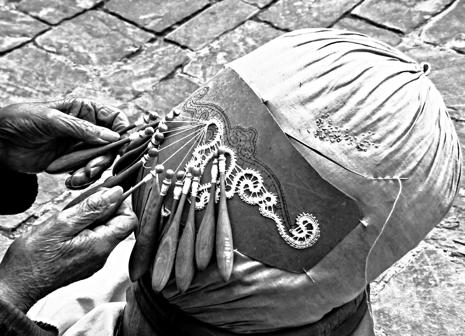 l'arte del ricamo a tombolo