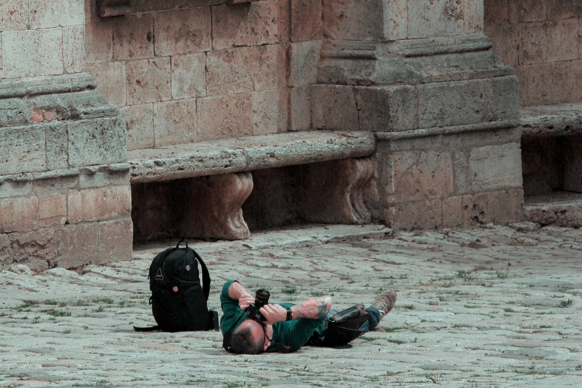 sarà mica la fame a far fare certe cose....