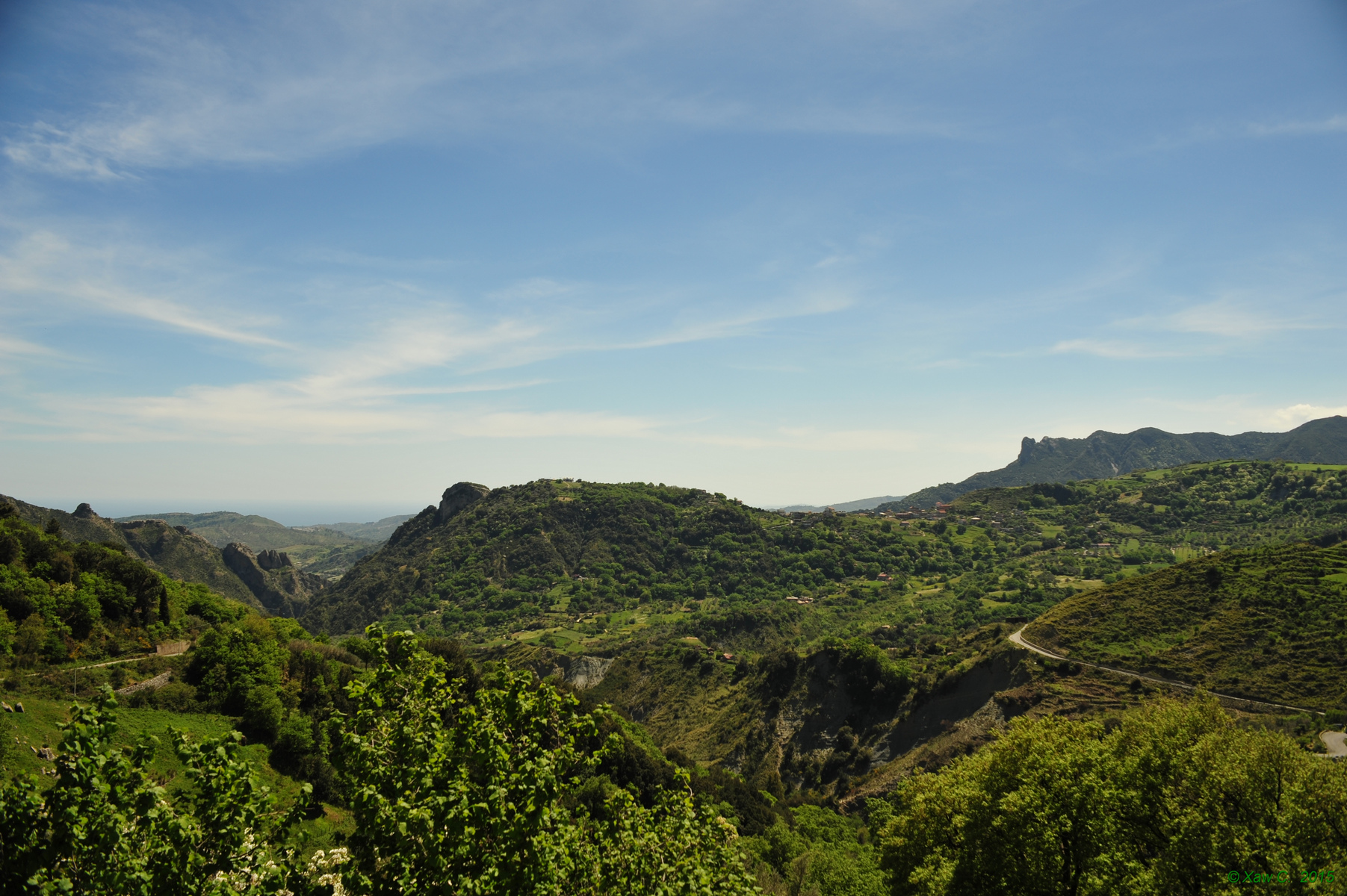 between sea and hills