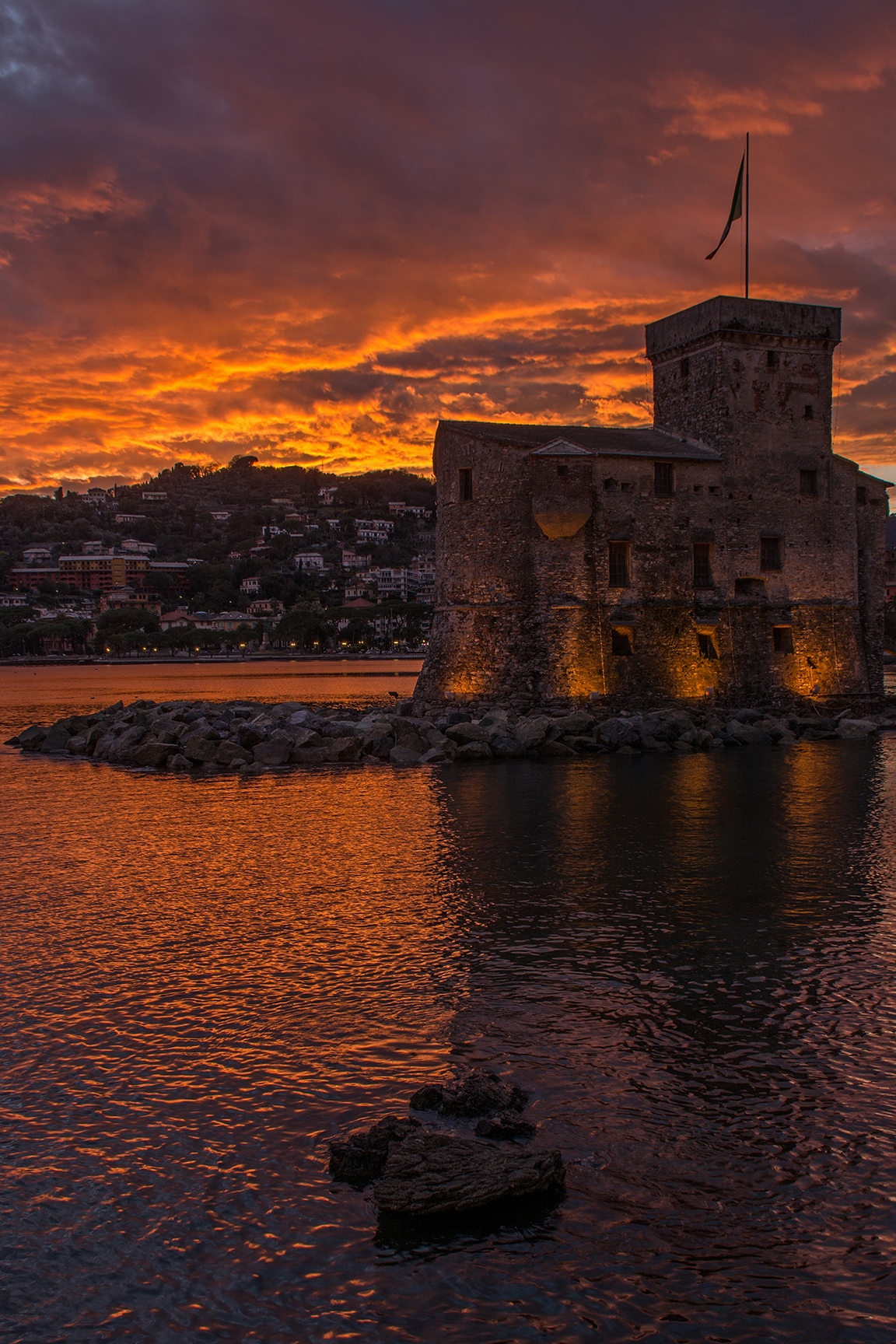 Fiery sunset in Rapallo2