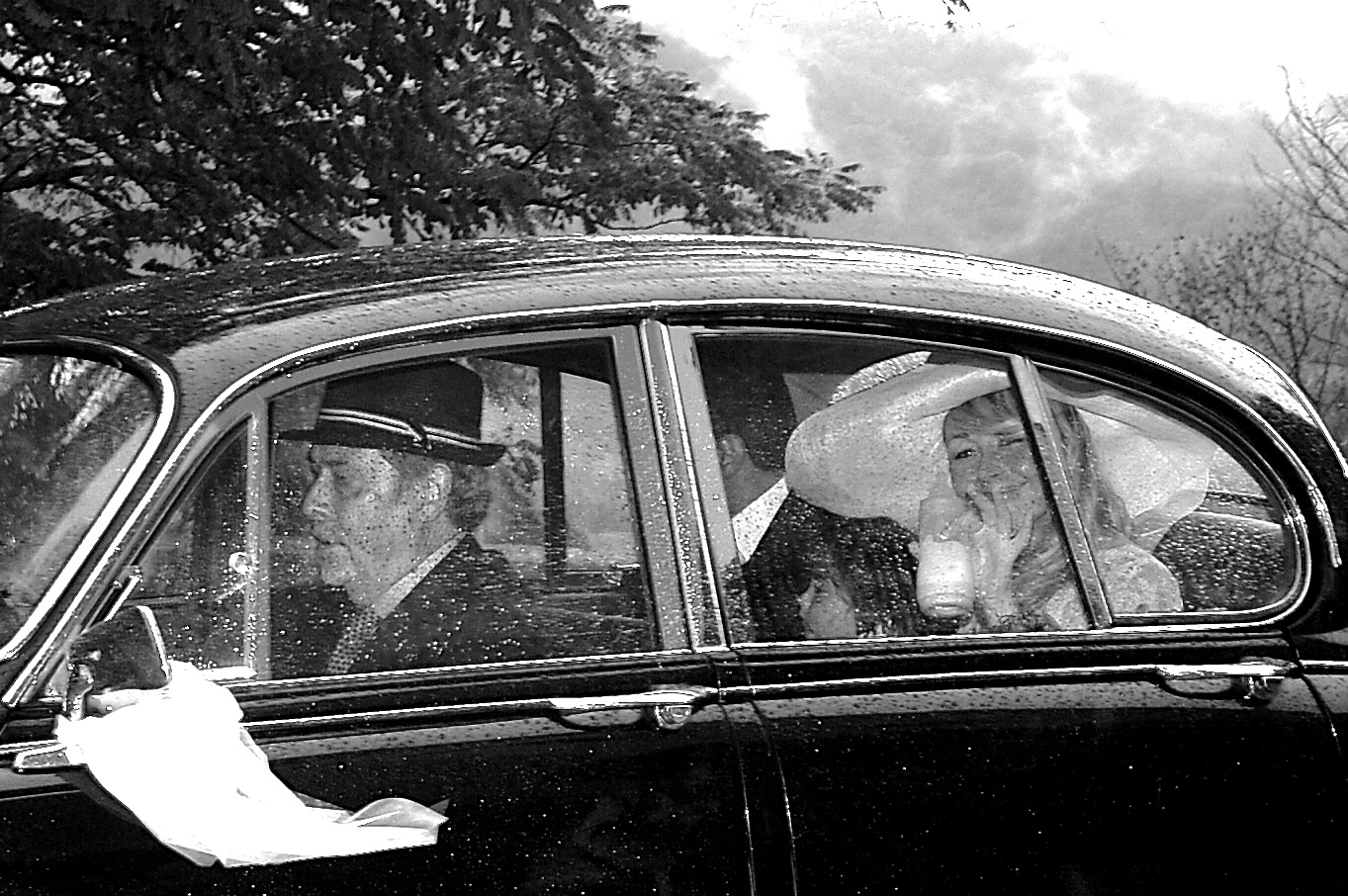 ... Wet spouses, spouses lucky ..