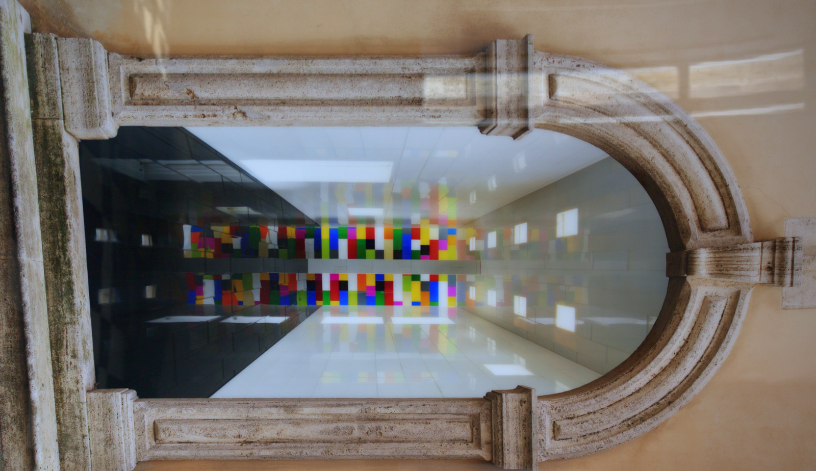 la porta della stanza d'ar×