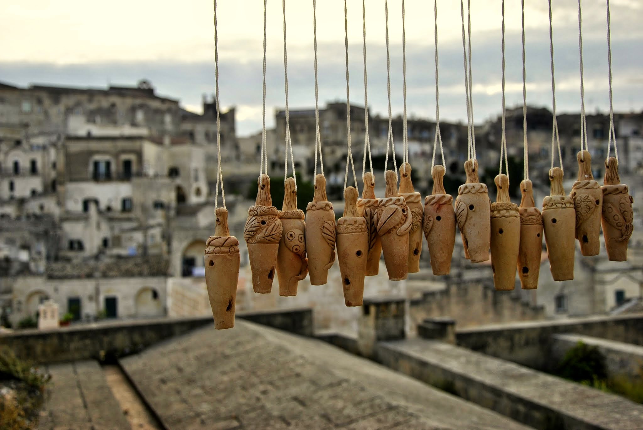 Whistles water around the Sassi of Matera ...