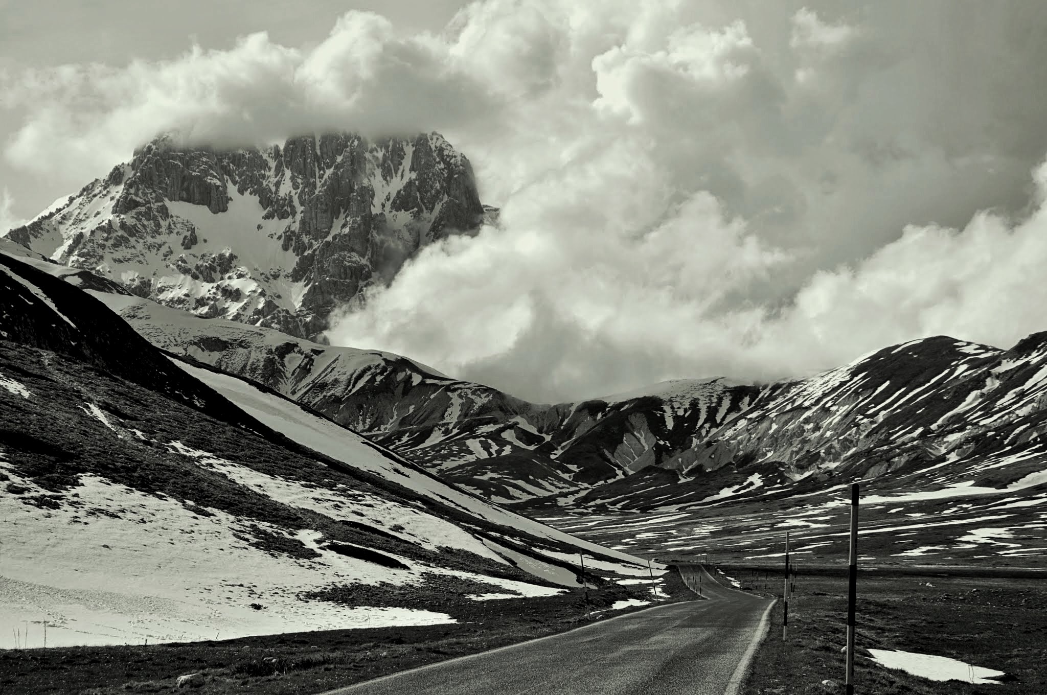 Il gigante gioca con le nuvole...