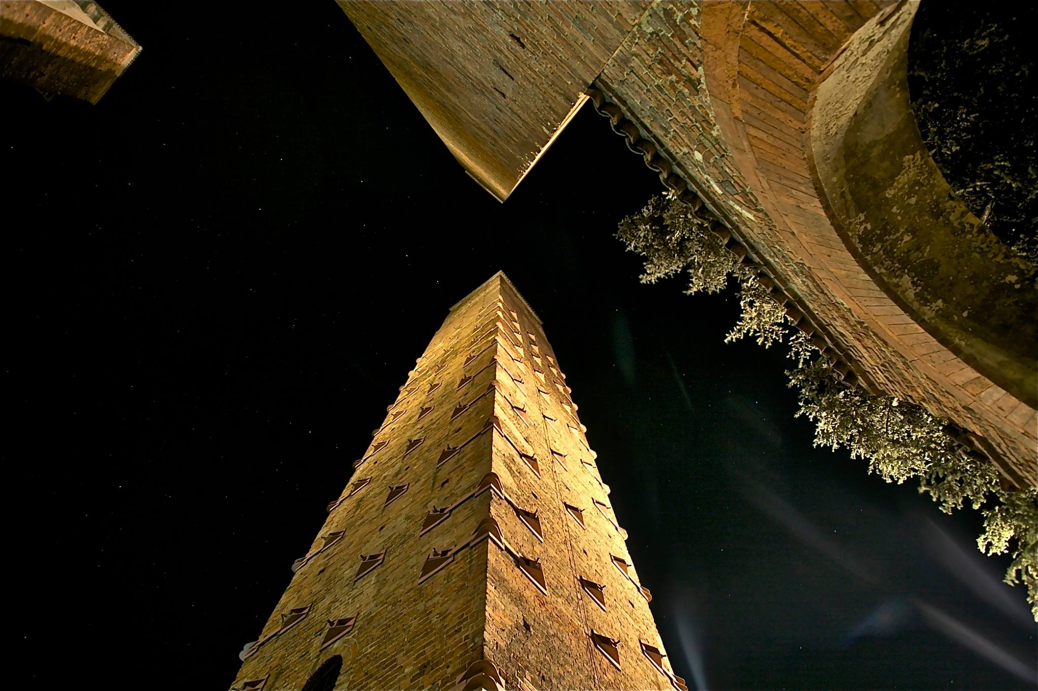 Le tre torri ed il grande carro ( Pavia )