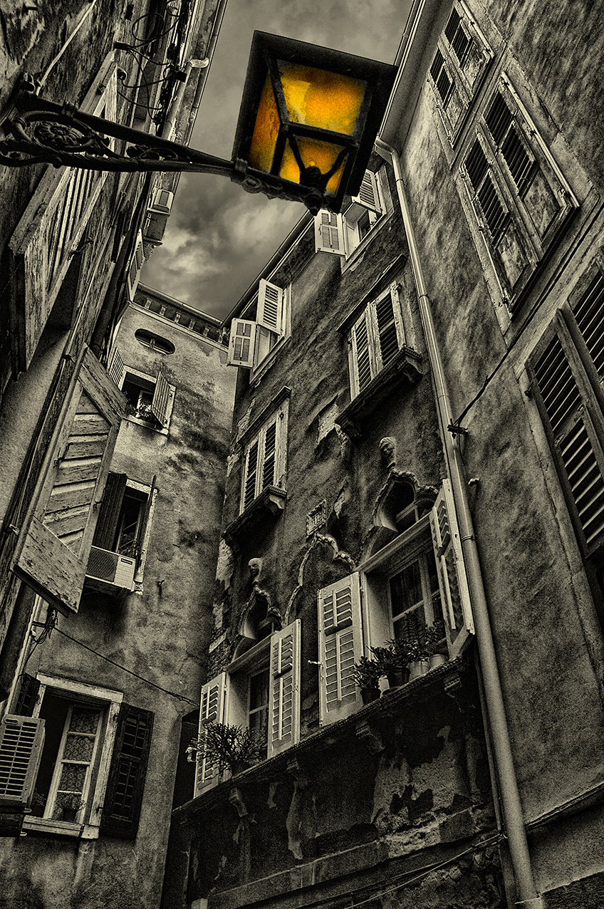 stret lamp in the old town