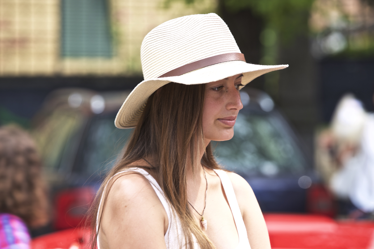 The thousand faces of one thousand miles