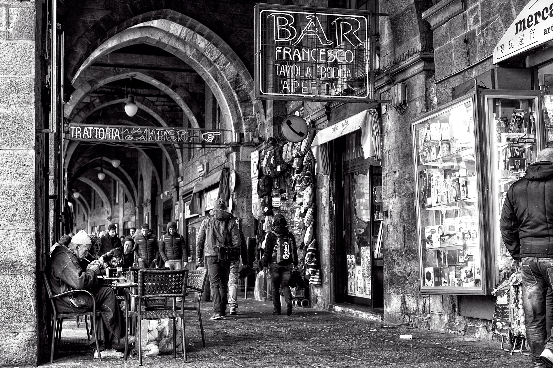 Una sigaretta in Sottoripa