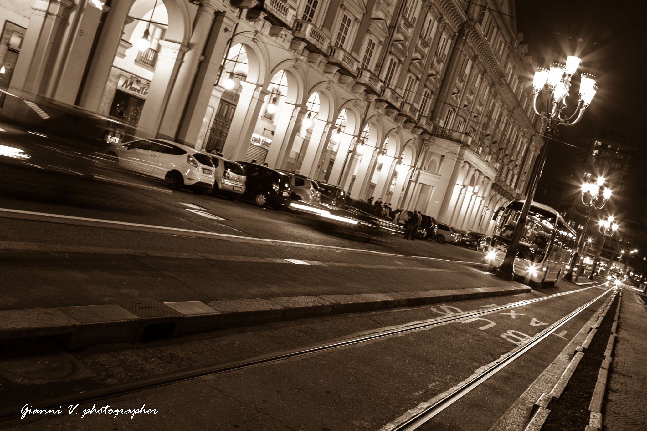 Vita notturna in piazza Statuto