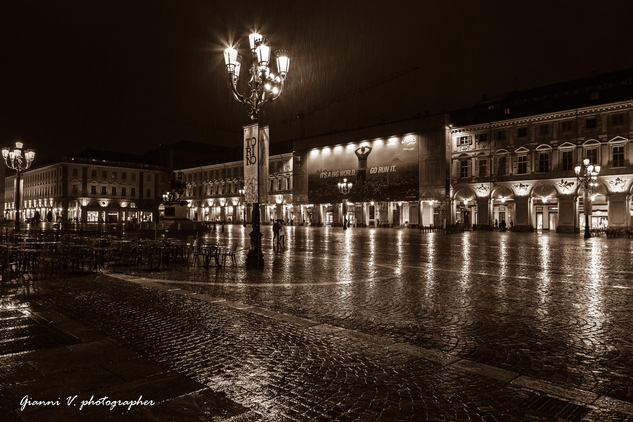 Vita notturna in piazza San Carlo