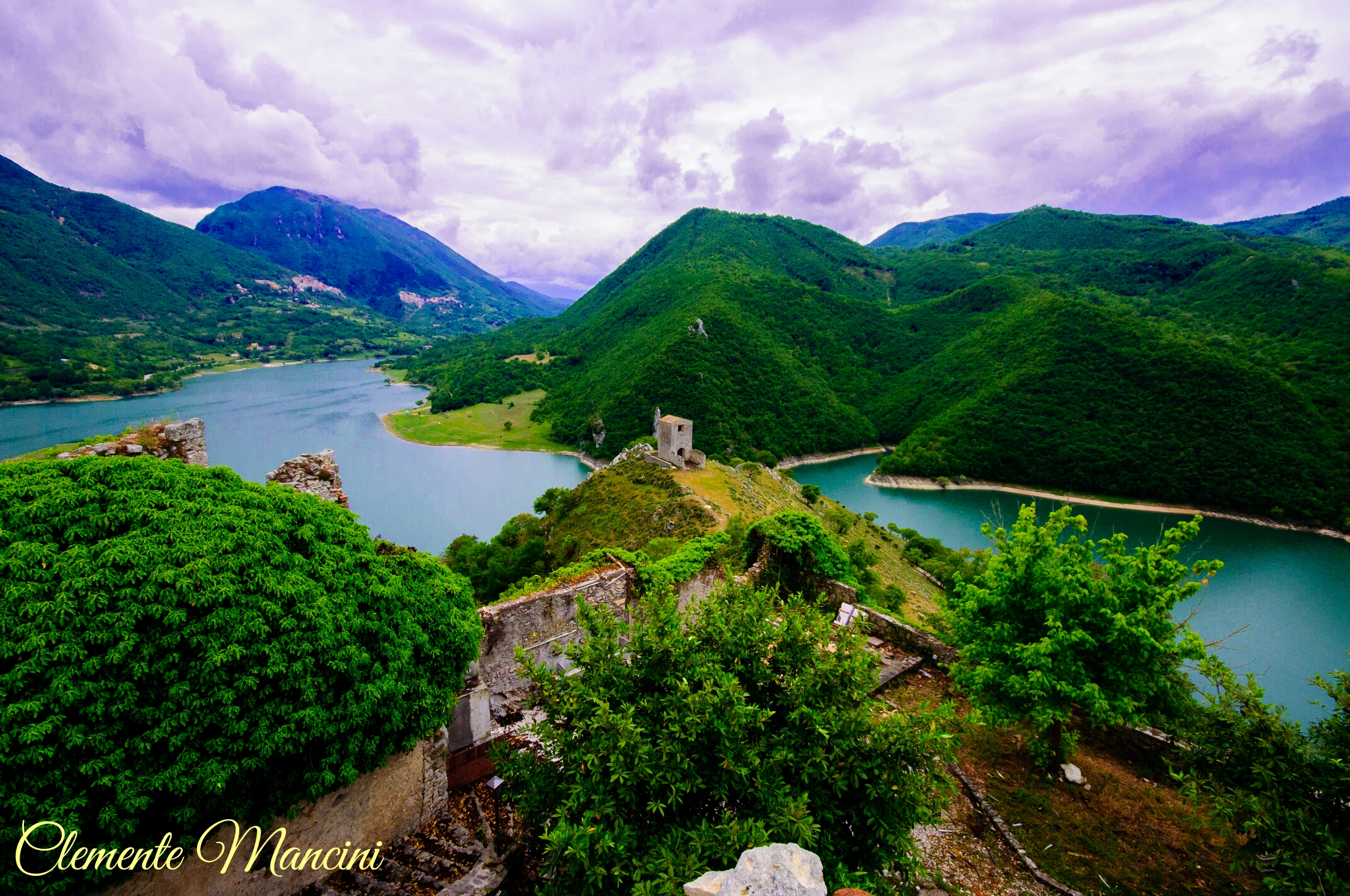 dal castello lago di turano