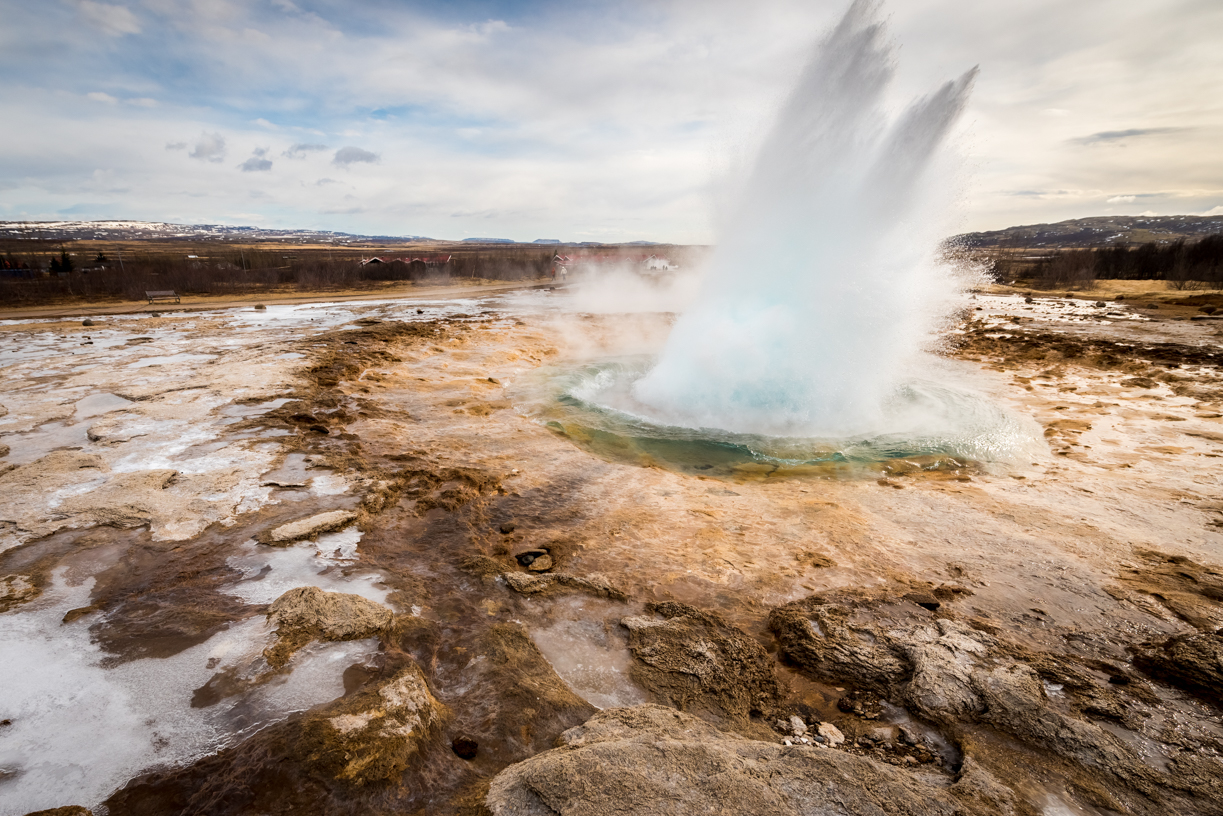 The Geysir Explodes