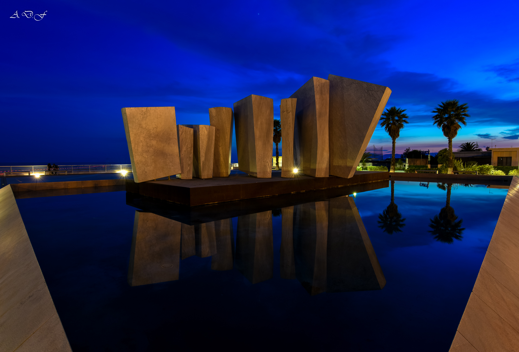 The blue hour sails (Marina di Massa)