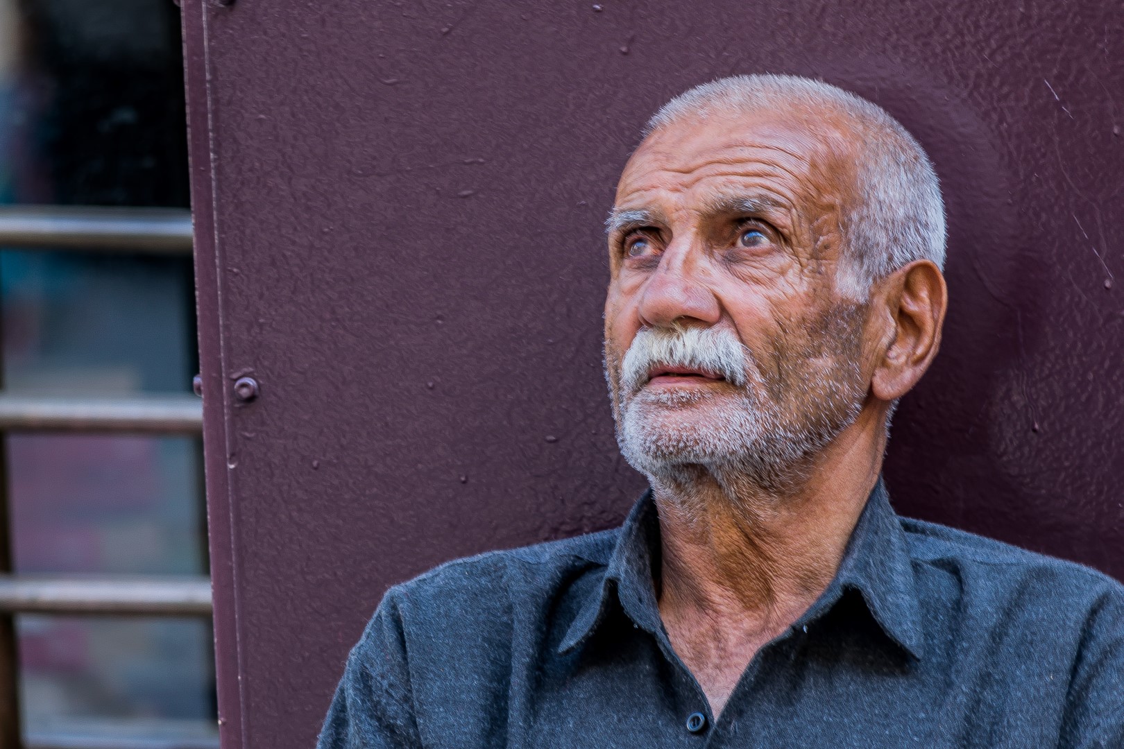 Man engrossed - Istiklal Cd