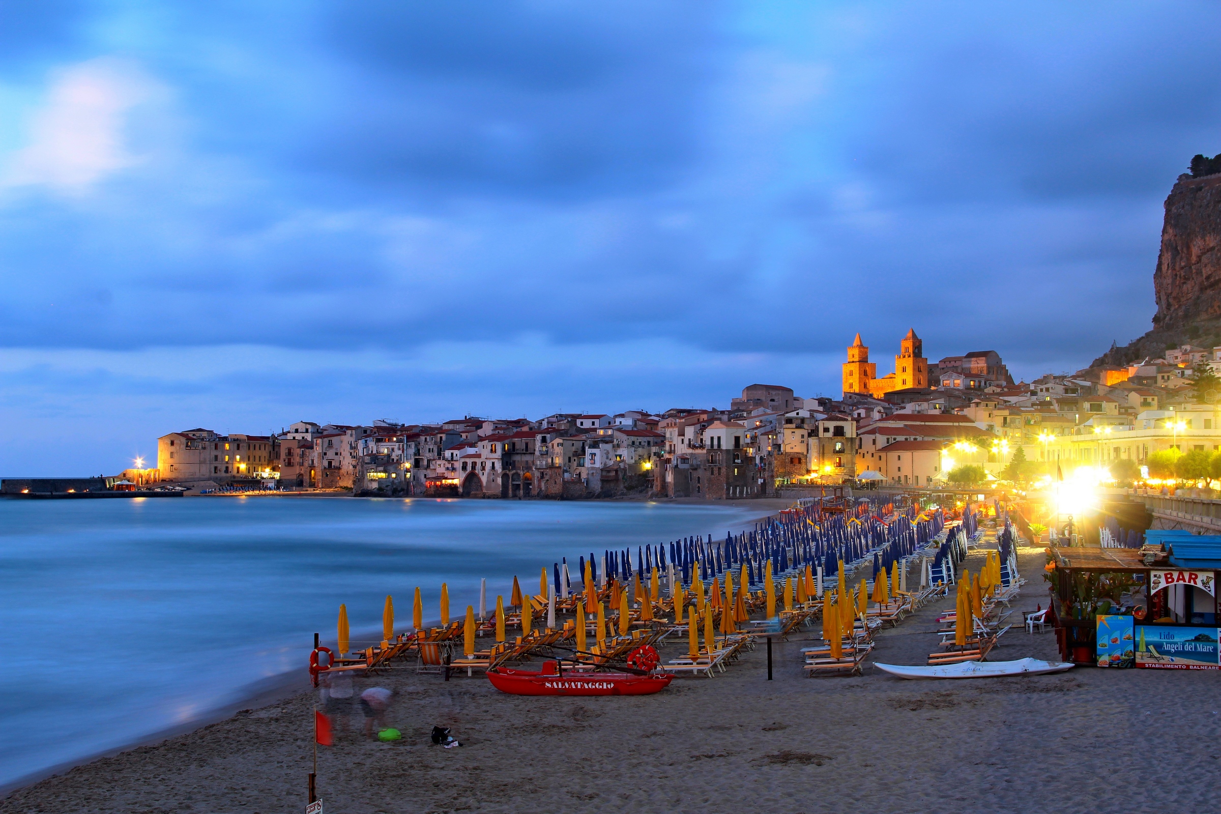 From the promenade to the marina of Cefalu