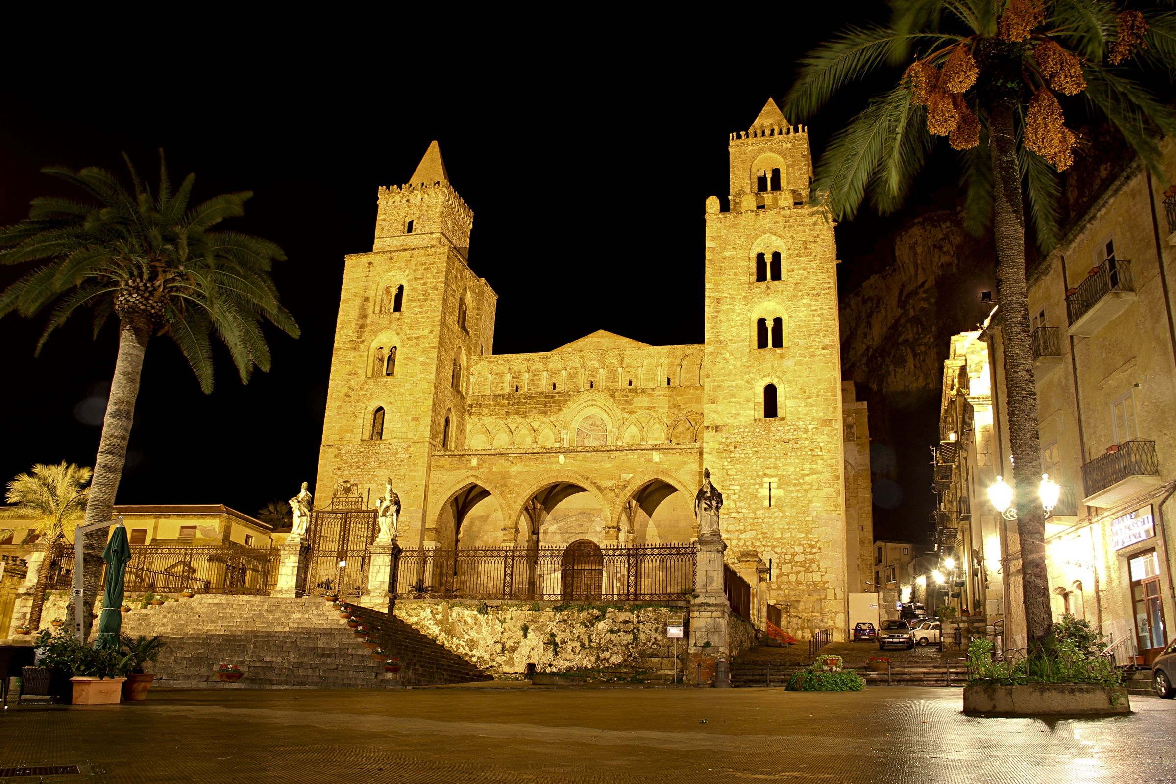 Piazza Duomo a Cefalù