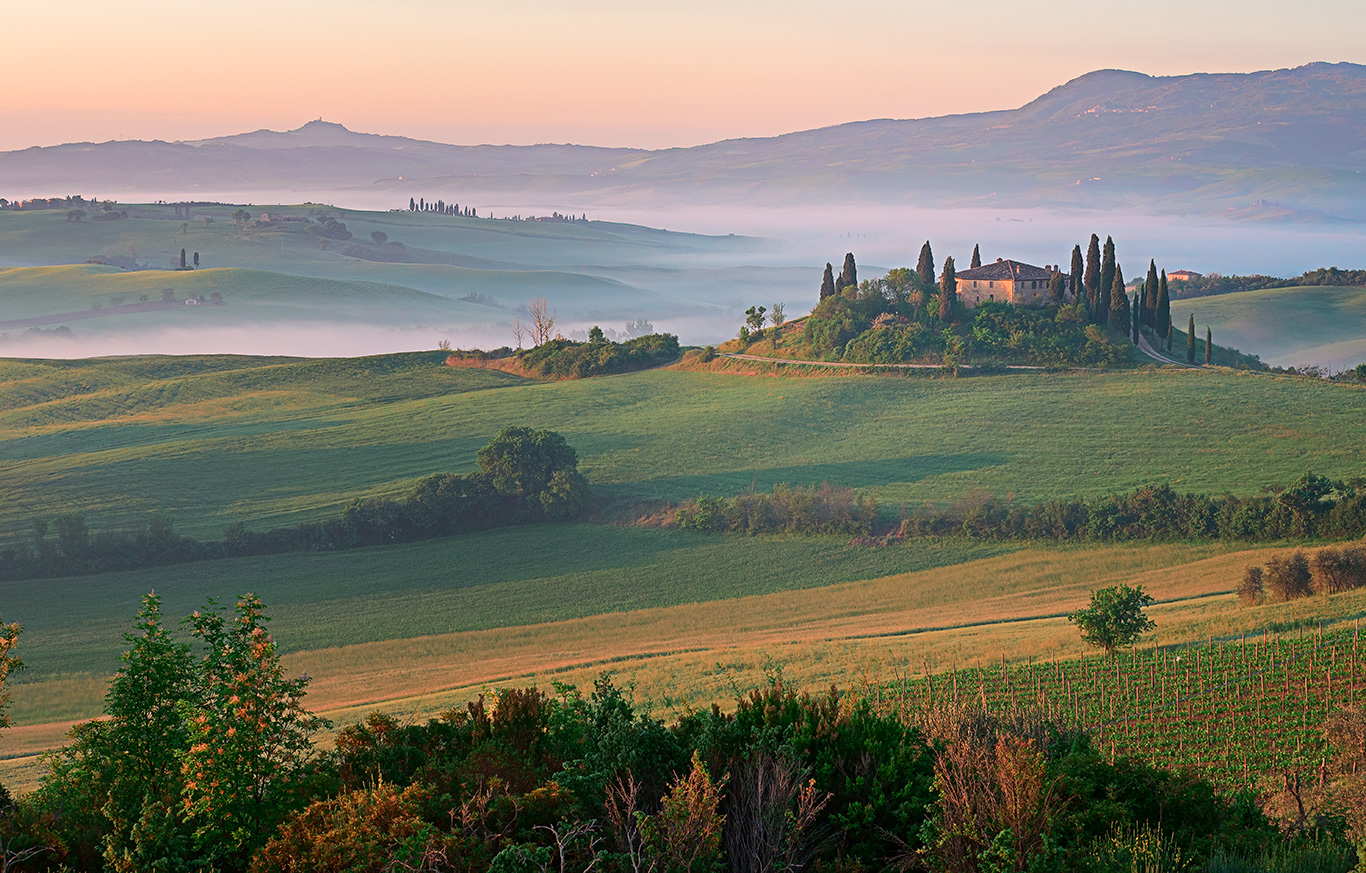 Alba in Val D'Orcia