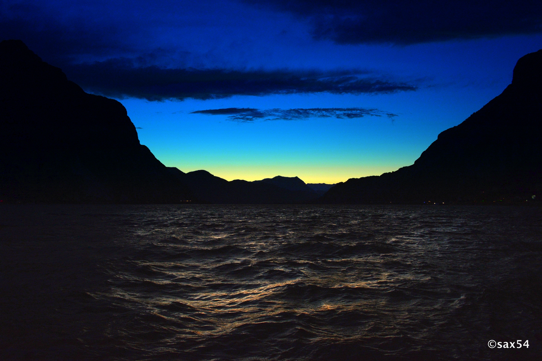 The blue hour on Lake Lecco