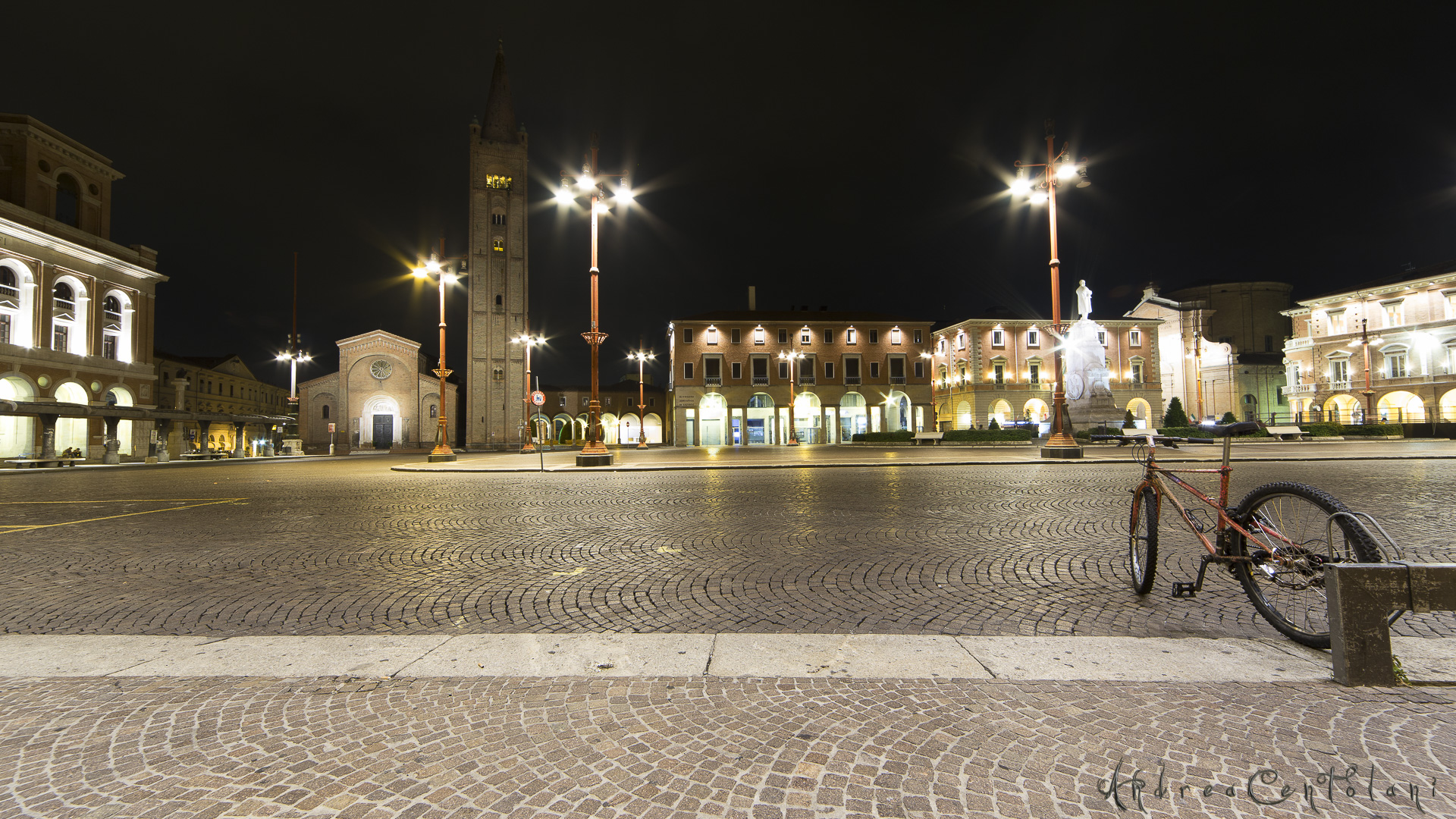 Piazza saffi night (forli)