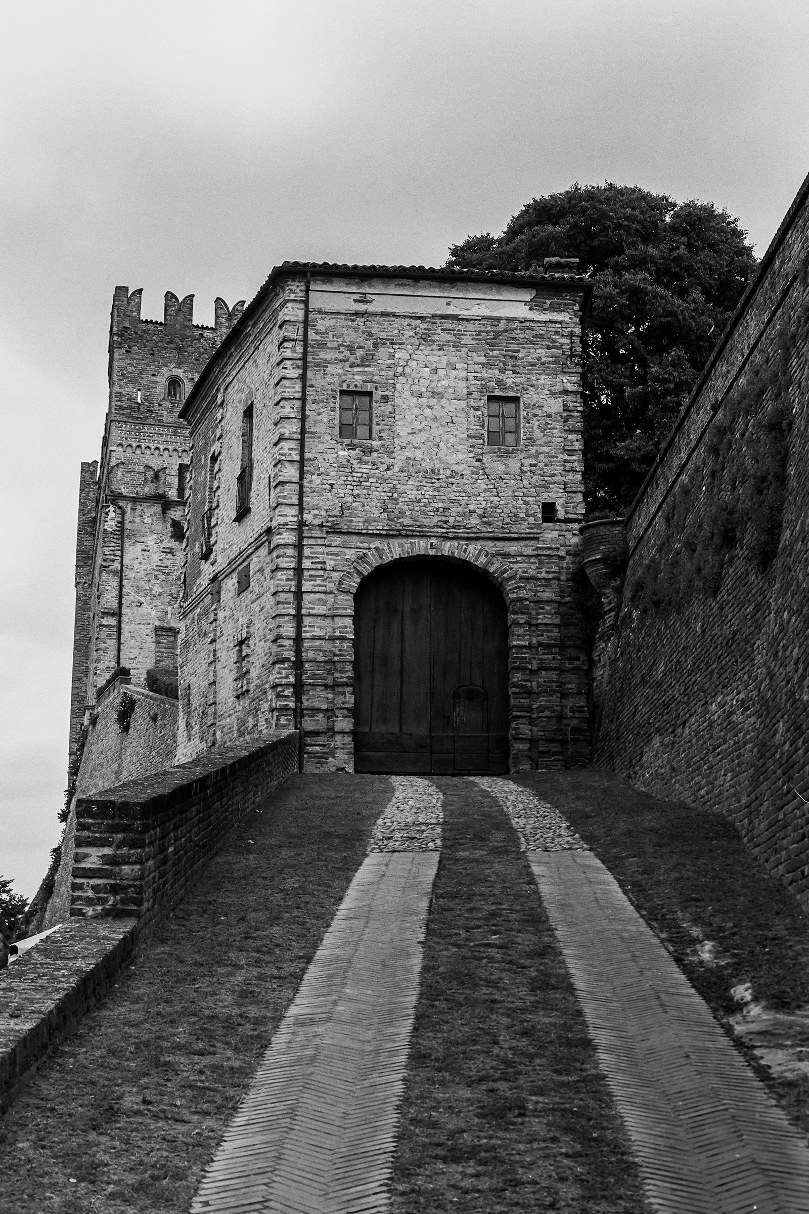 Castello di Montemagno (at)