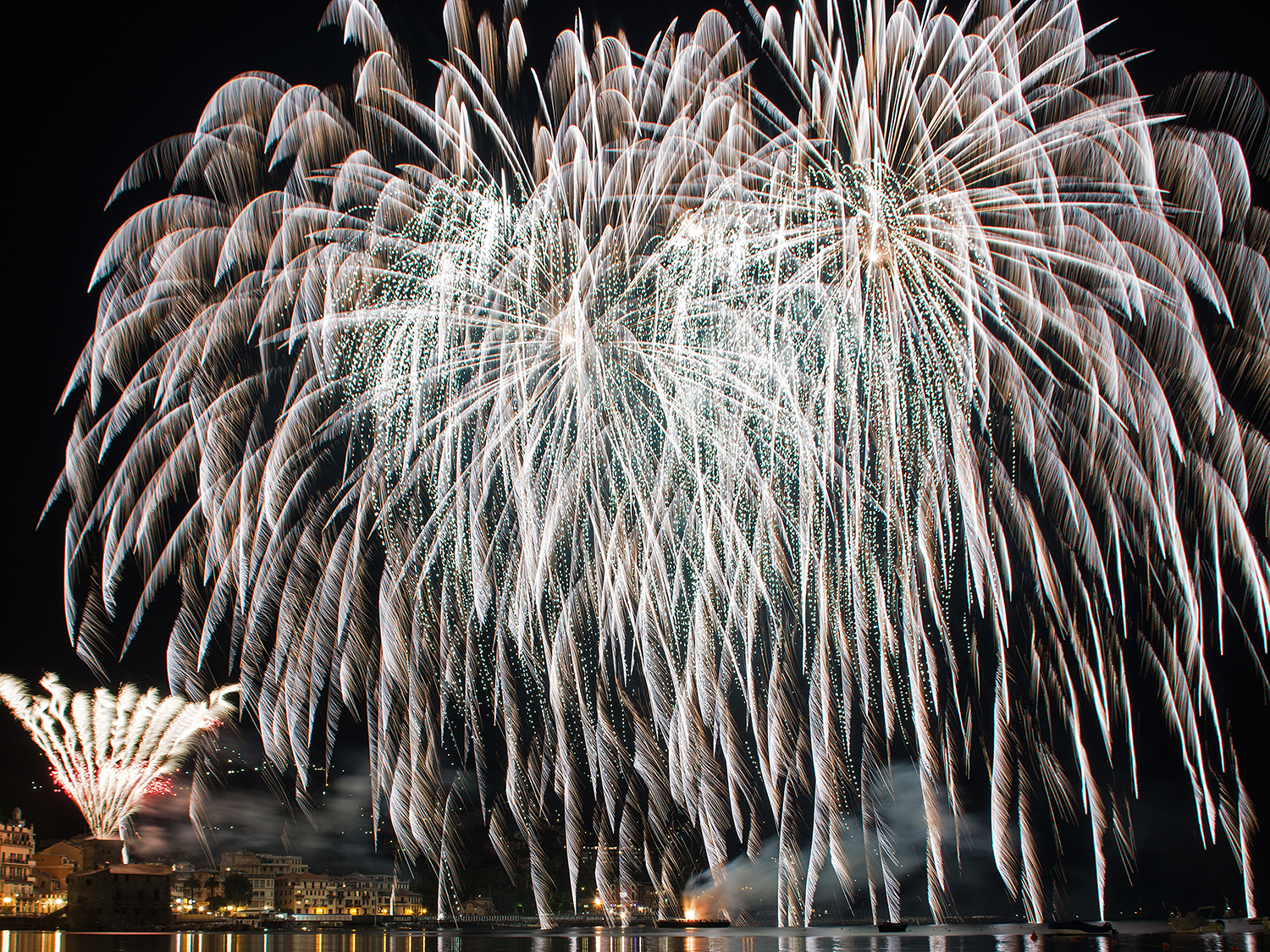 Rapallo si illumina a festa