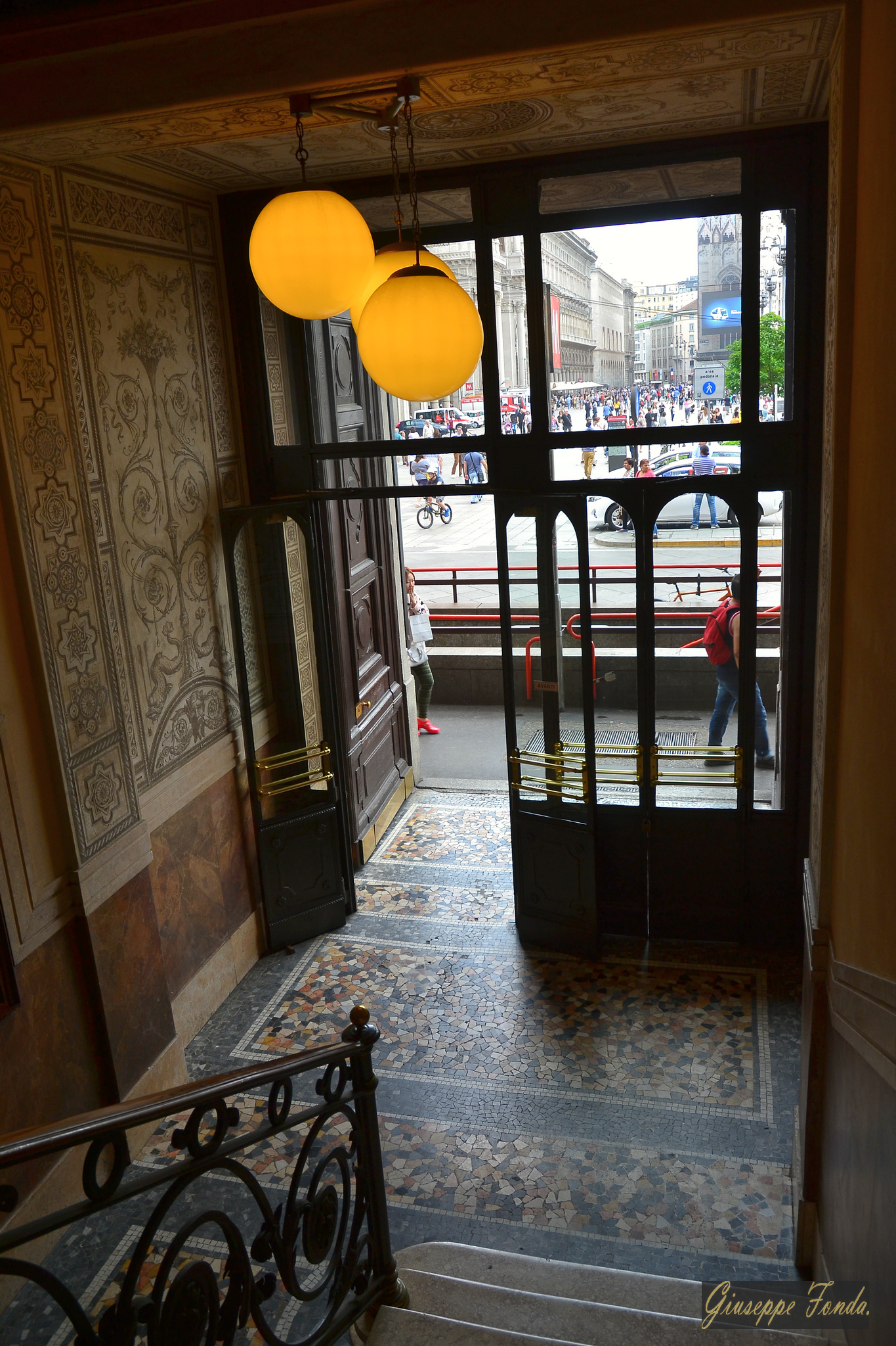 Entrance hall with view