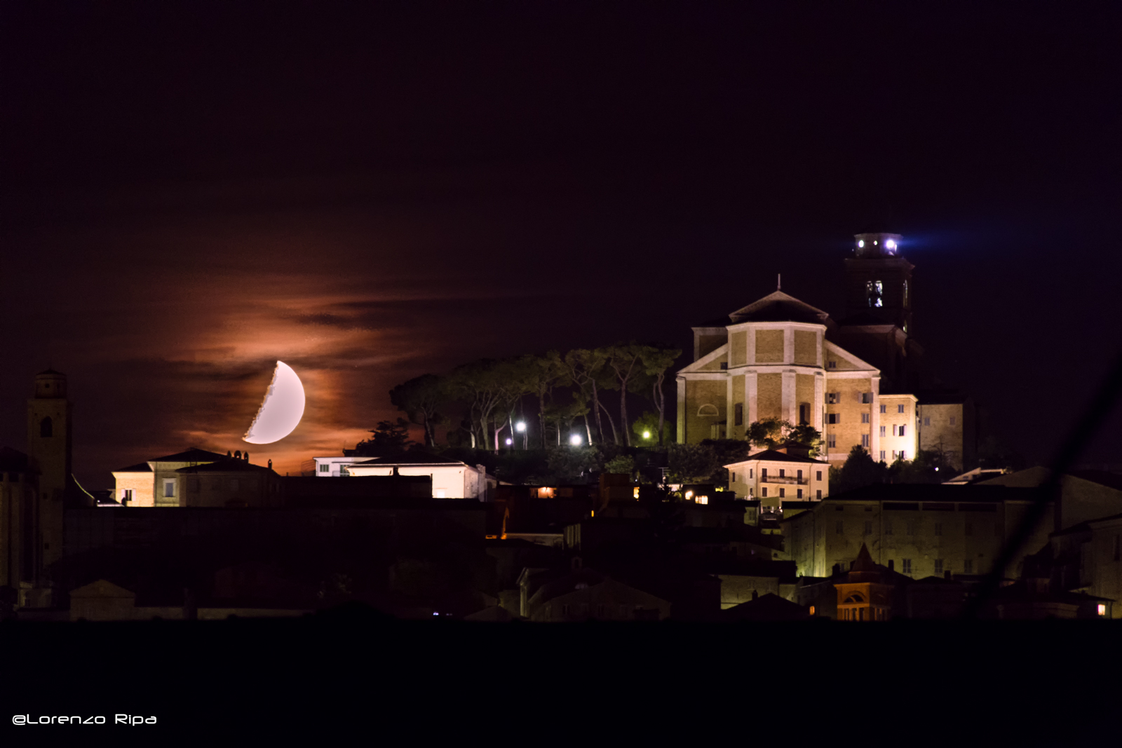Stasera la luna si sente importante 2