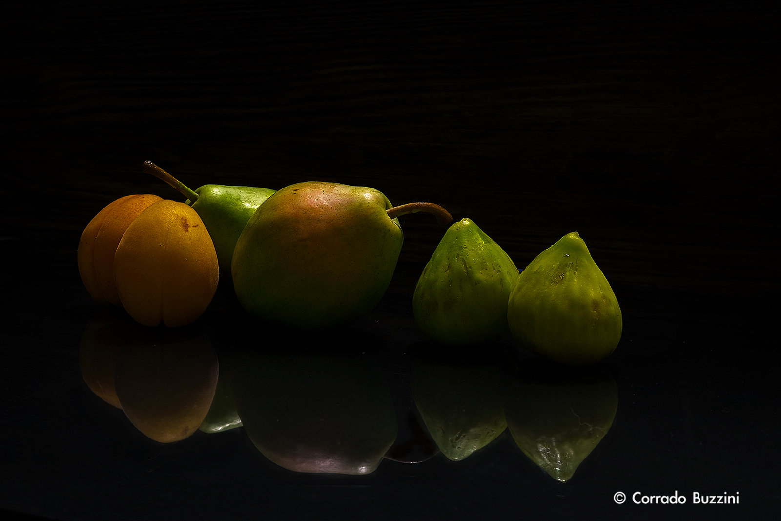 fruit reflected