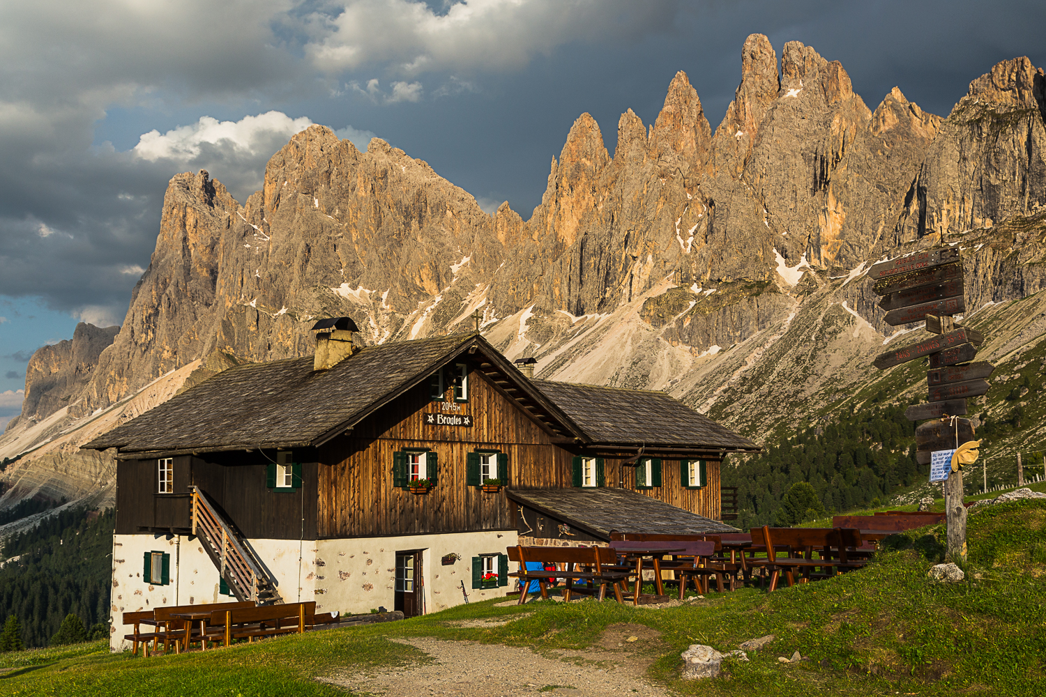 Malga Brogles and Odle, Funes