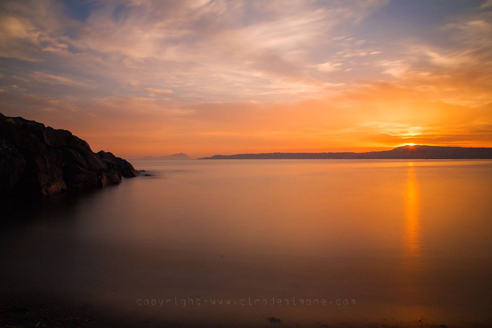 Il mare calmo della sera