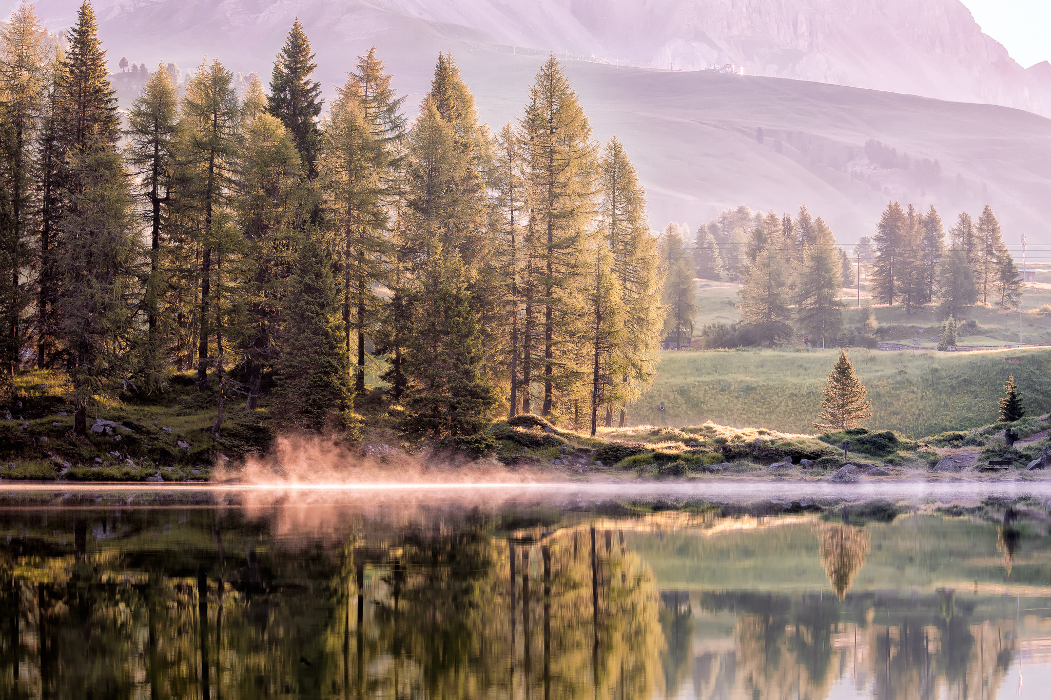 Puffs of mist nela morning light