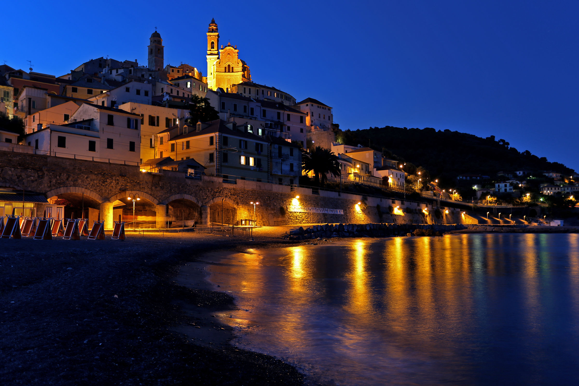 Cervo by night