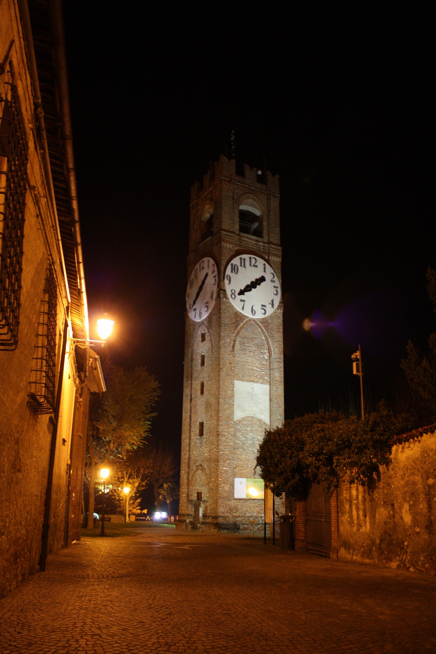 Mondovì - La torre di notte