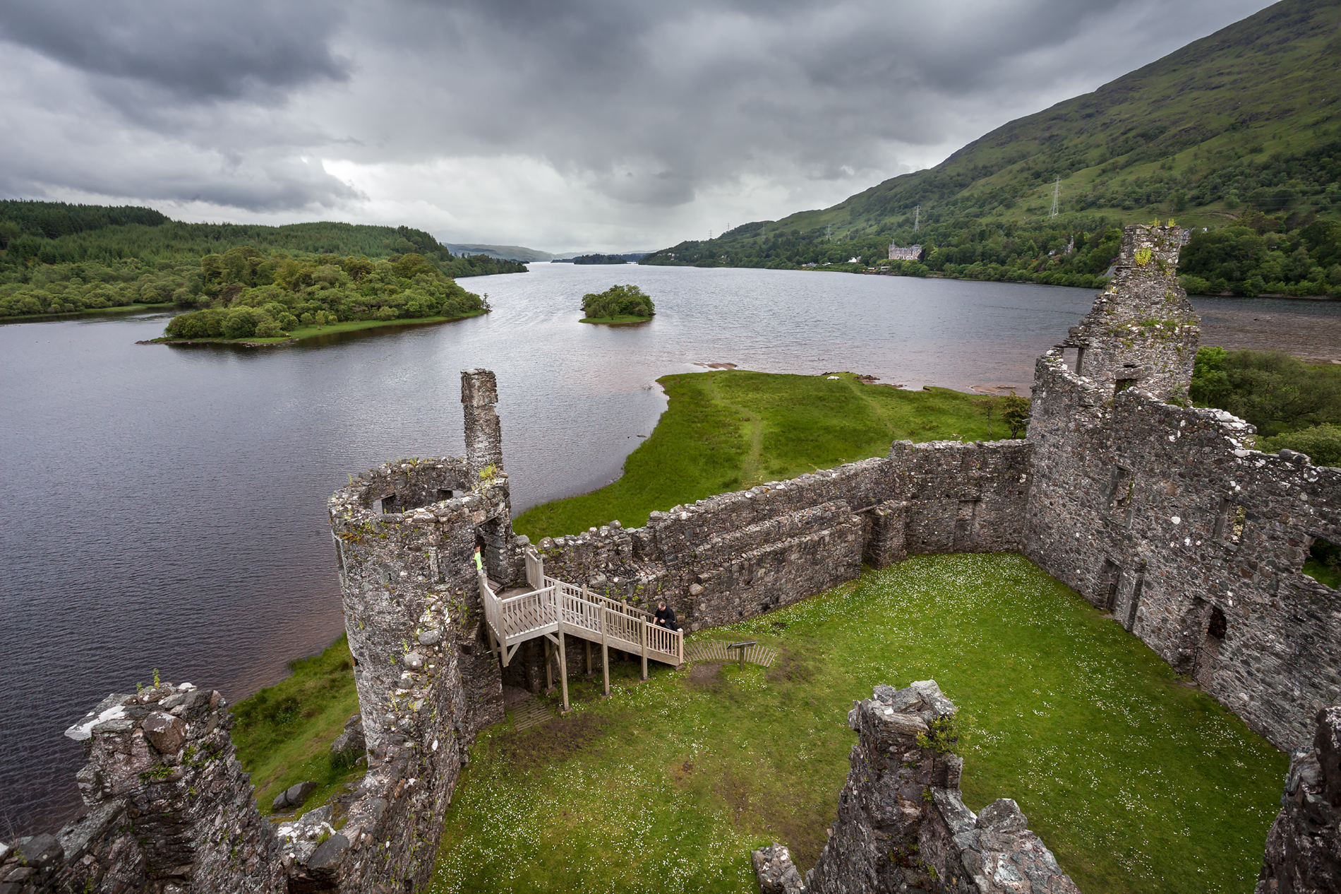 dentro Kilchurn Castle