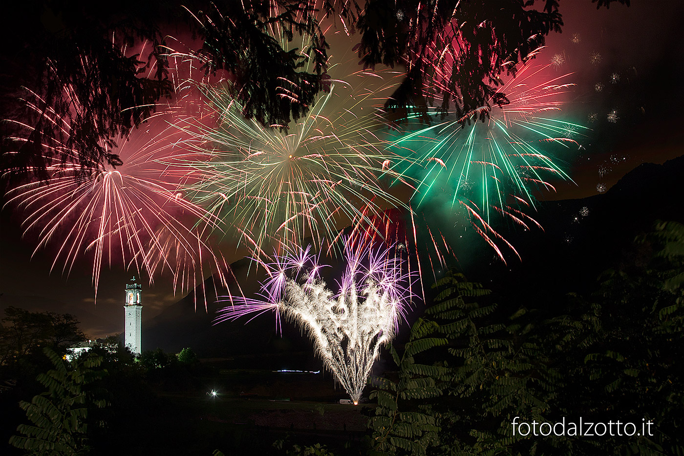 Fuochi artificiali a Rocca d'Arsie