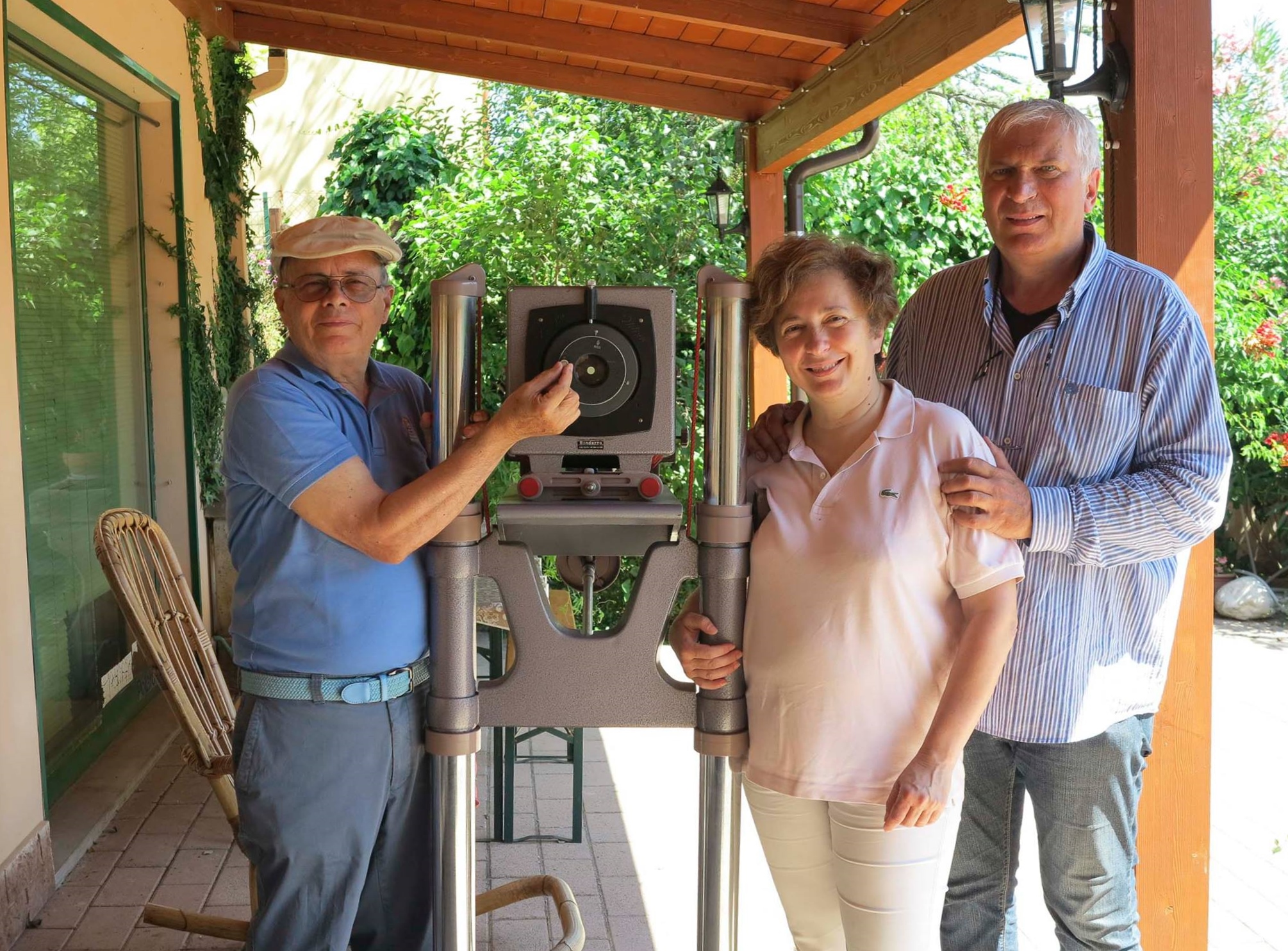 Amici in compagnia della mia compatta.