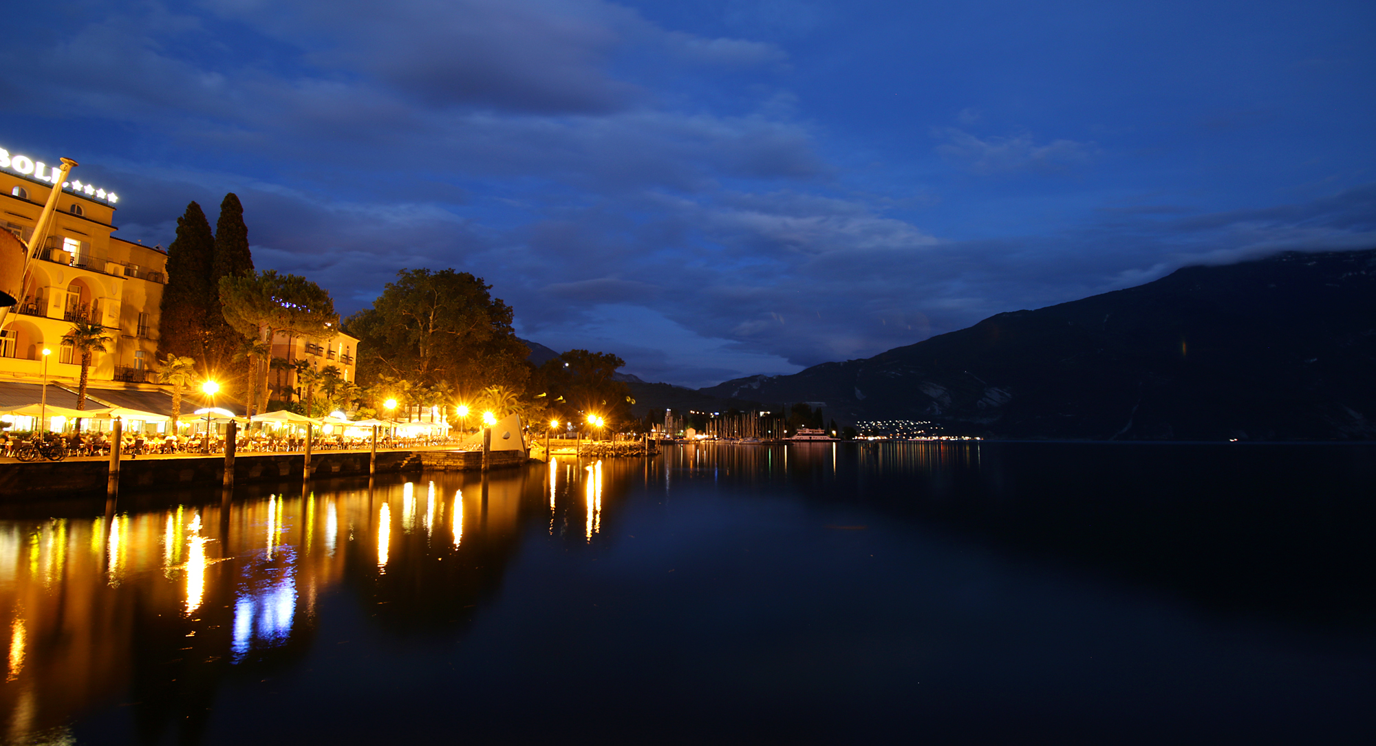 Riva... Contrasti...Duplici...Riflessi...