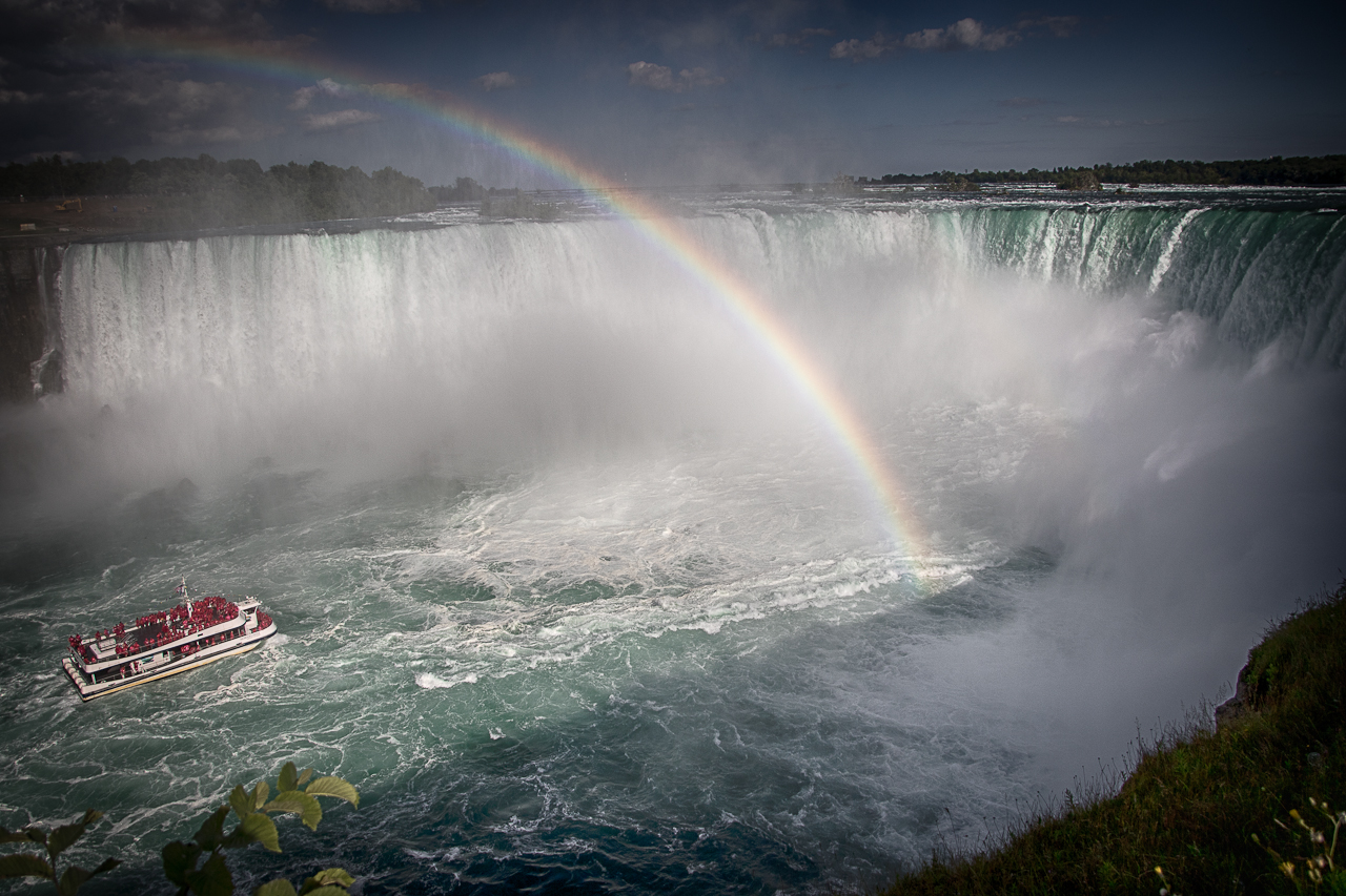 Niagara Falls ...