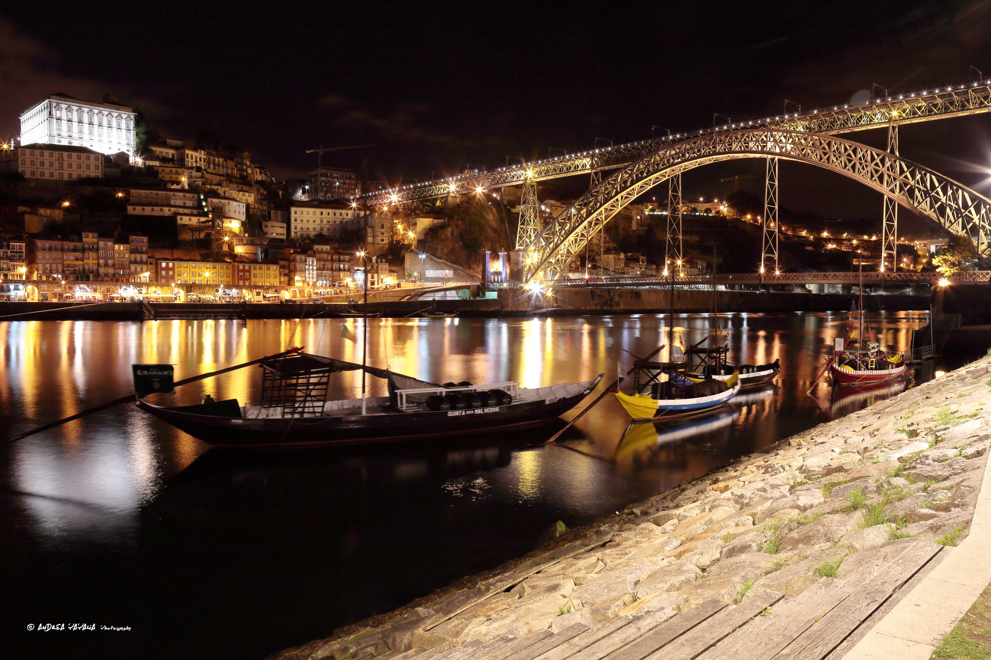 Quiete dopo la festa per le strade di Porto