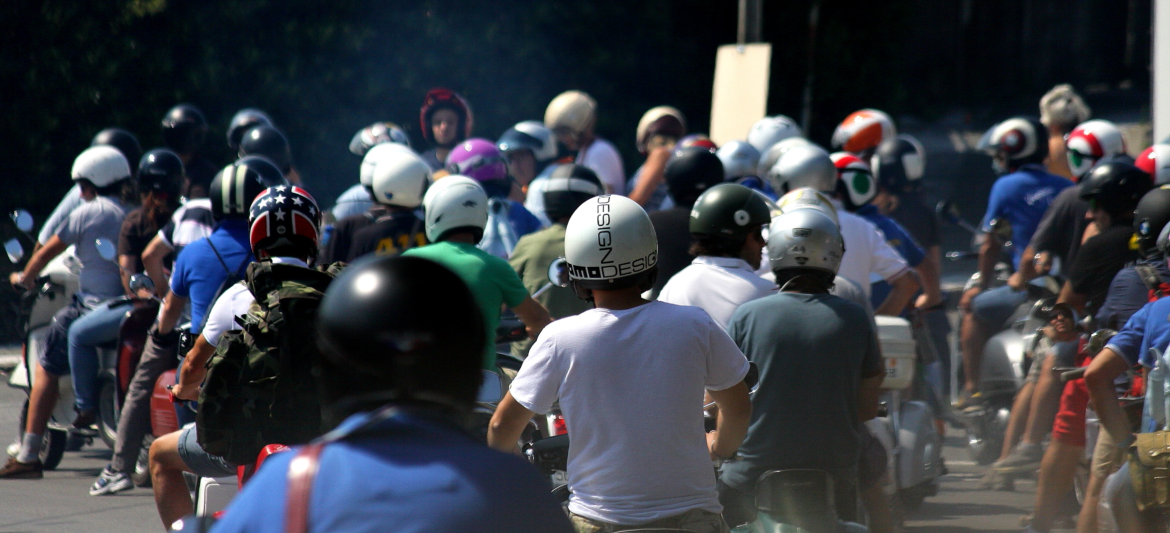 .... alla partenza di Gran Premio .... di Vespe ...